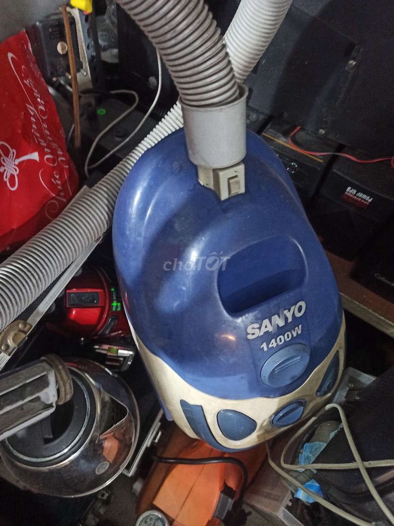 Xác máy hút bụi sanyo cho ae thợ kt