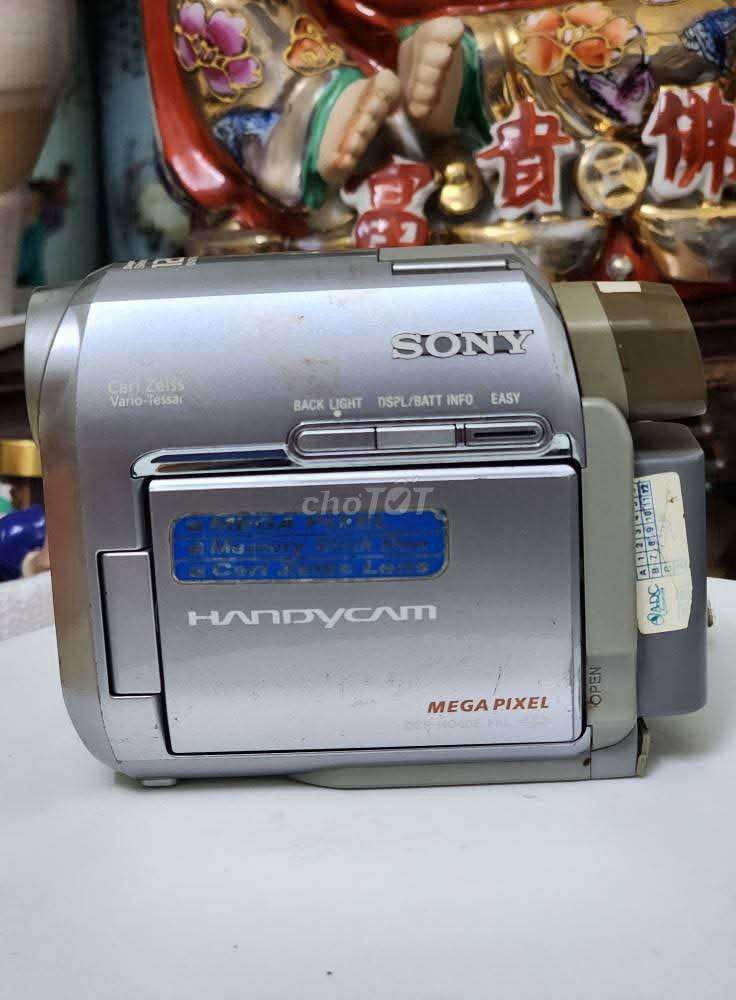 Máy quay phim Sony Handycam Bạc. Mua bán Máy ảnh, Máy quay tại Quận Gò Vấp Tp Hồ Chí Minh được đăng bởi Hoàng Liên hình 1