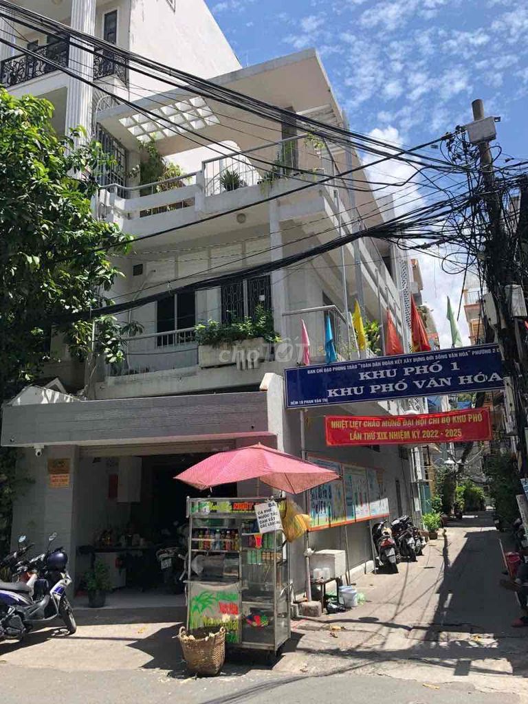 cho thuê nhà hai mặt tiền nằm ngay trục đường chính