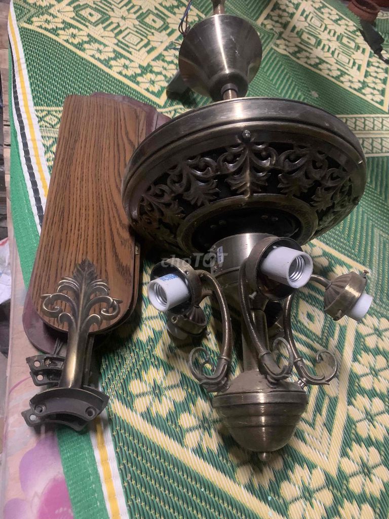 Quạt trần Gỗ Đồng 5 cánh có đèn. Mua bán Quạt tại Huyện Đông Anh Hà Nội được đăng bởi thuy hình 1
