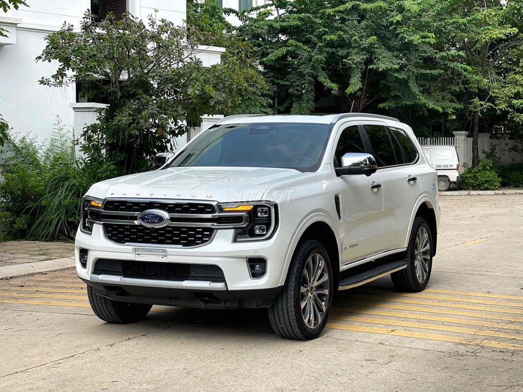 Ford Everest Titanium 2.0L 4x4 2025 г.в.