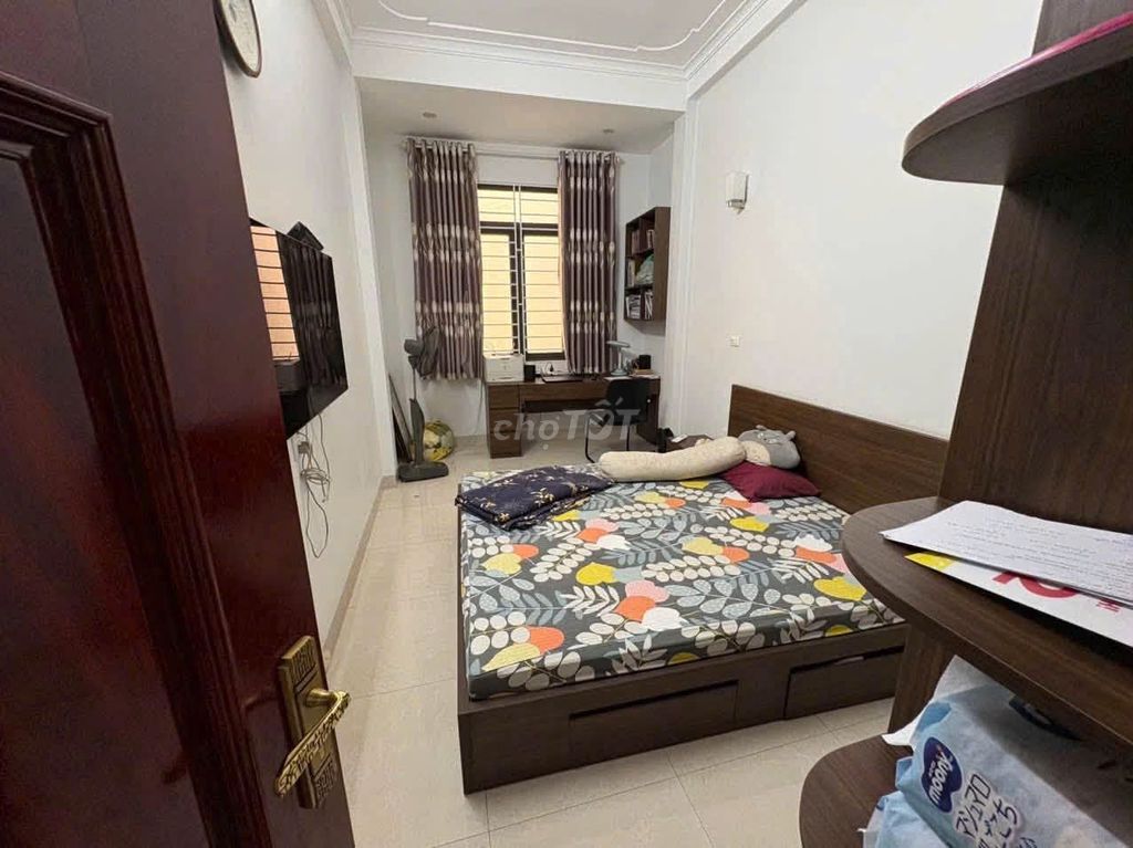 Nhà nguyên căn phố Yên Phụ, Tây Hồ, ô tô đỗ, sân riêng, nhà mới đẹp