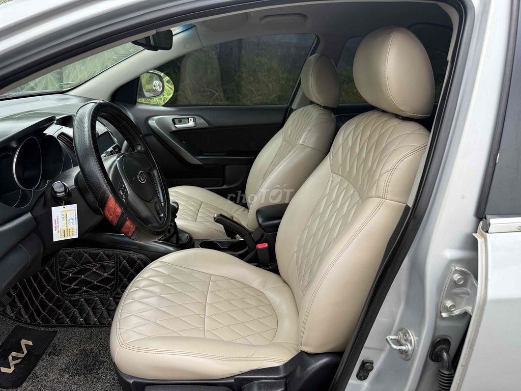 Kia Forte 2011 SX 1.6 MT - 140000 km xe gia đình