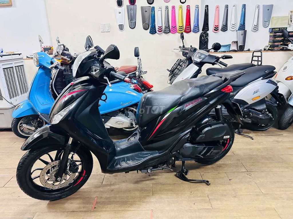 Piaggio Medley 125cc Đen. Mua bán Xe máy tại Quận 8 Tp Hồ Chí Minh được đăng bởi Nguyễn minh Kính  hình 1