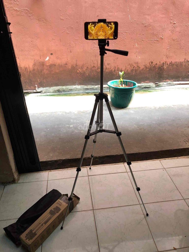 gậy 3 chân, giá kệ điện thoại, livestream,. Mua bán Phụ kiện (Màn hình, Chuột...) tại Quận 5 Tp Hồ Chí Minh được đăng bởi Lý Vinh hình 1