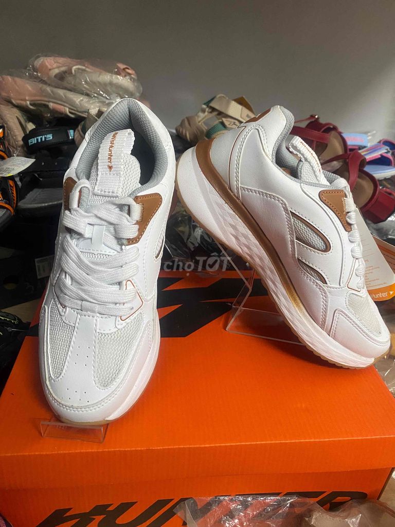 Bitis Giày thể thao Nữ Trắng size 35. Mua bán Giày dép tại Quận Bình Tân Tp Hồ Chí Minh được đăng bởi Man Dang Bitis hình 1