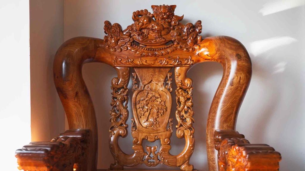 Bộ bàn ghế Nghê Đỉnh 12 món Cột 16. Mua bán Bàn ghế tại Thị Xã Buôn Hồ Đắk Lắk được đăng bởi Dương  hình 1