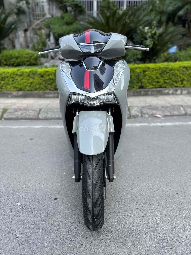 Honda SH 160 Abs 2023 - lướt mới 29C2-035.95. Mua bán Xe máy tại Quận Hoàng Mai Hà Nội được đăng bởi Xe Máy Quân Oanh  hình 5