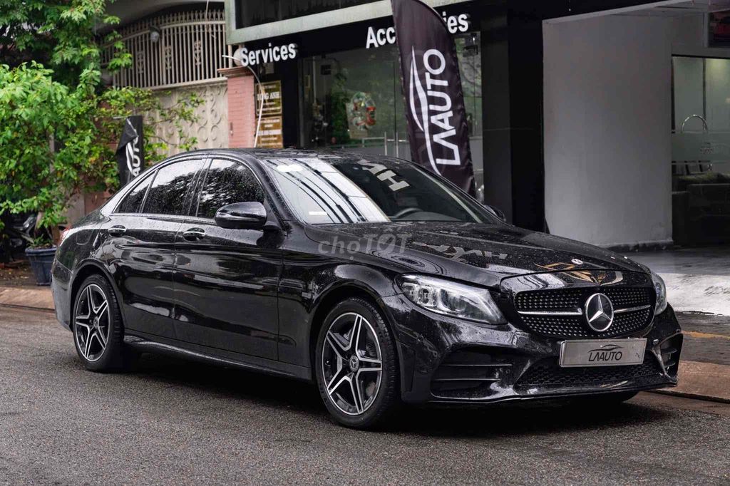 LONG ANH AUTO về Mercedes C300 AMG model 2019. Mua bán Ô tô tại Quận 7 Tp Hồ Chí Minh được đăng bởi LongAnh AuTo  hình 3