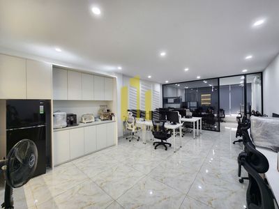 CHO THUÊ VĂN PHÒNG MẶT TIỀN ĐẦY ĐỦ NỘI THẤT NHƯ HÌNH - GIÁ 15 TRIỆU
