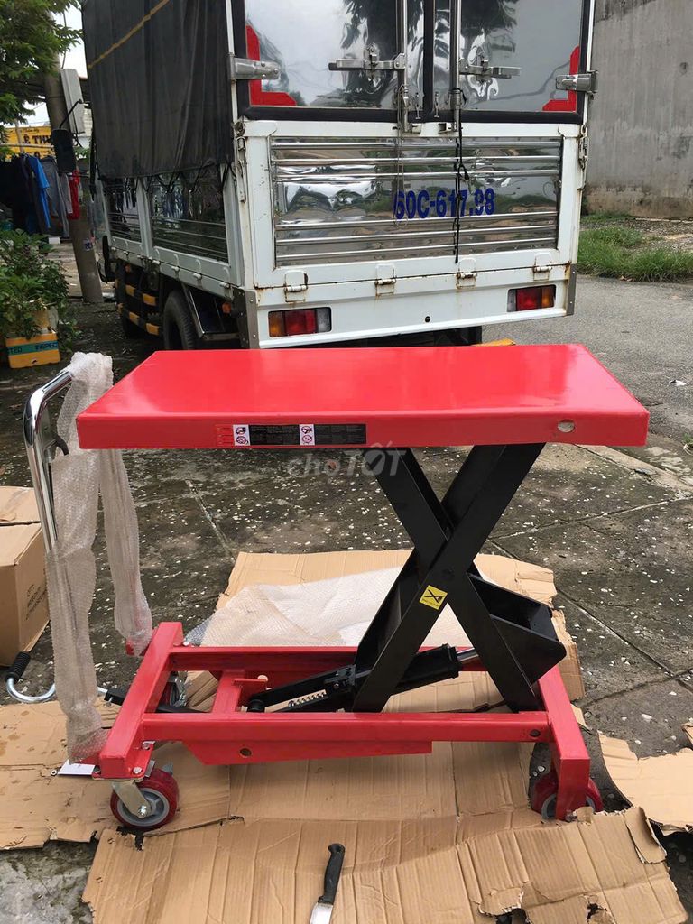 XE NÂNG MẶT BÀN 300KG MỚI 100% XẢ KHO. Mua bán Đồ chuyên dụng, Giống nuôi trồng tại Huyện Yên Phong Bắc Ninh được đăng bởi xenangcongnghiep hình 1