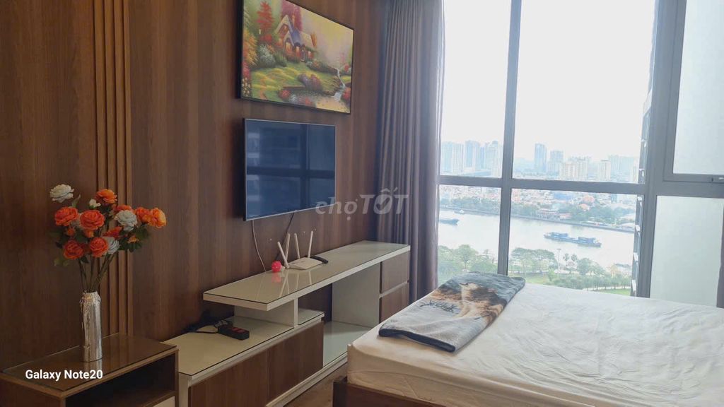 Cho thuê gấp 2 PN, Vinhomes Central Park view sông, nội thất đẹp