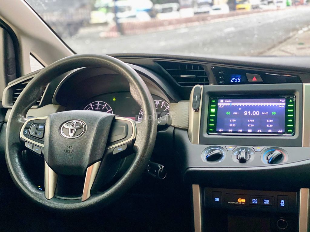 Toyota Innova 2018 2.0E - 100456 km. Mua bán Ô tô tại Thành phố Thuận An Bình Dương được đăng bởi Thắng Trần Auto hình 12