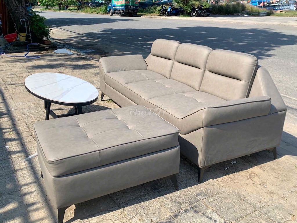 Ghế sofa da xám hiện đại chưa kèm bàn. Dịch vụ nhà cửa khác tại Quận Sơn Trà Đà Nẵng được đăng bởi THẾ GIỚI ĐỒ CŨ ĐÀ NẴNG hình 1