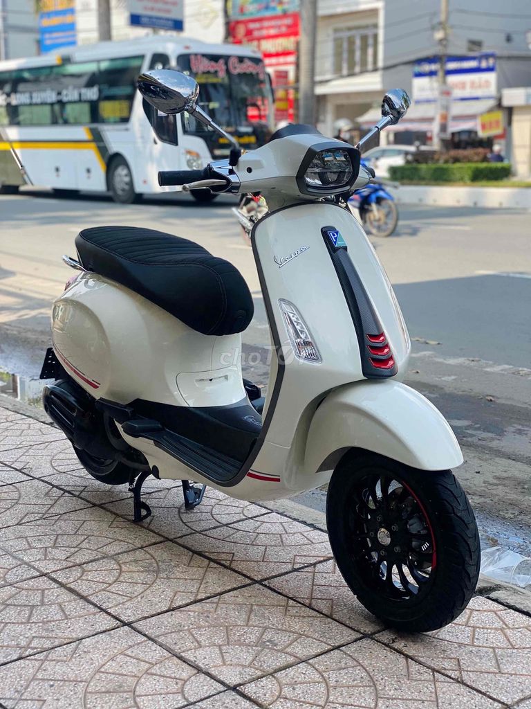 Piaggio Vespa ABS Carbon 2019 Đk 2020 siêu lướt✅. Mua bán Xe máy tại Quận Ninh Kiều Cần Thơ được đăng bởi Hiếu Xe máy Tân Liên Hưng 2 hình 4