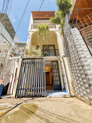 Nhà phố 39 m² · 3 PN · Đường Nguyễn Kiệm