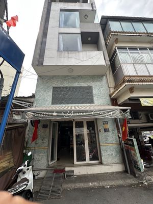 Bán nhà mặt tiền quận 4