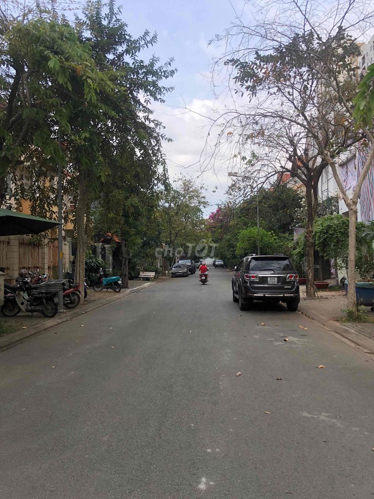 chính chủ ngộp cần bán gấp biệt thự giá sẻ vị trí đẹp trung tâm quận 2. Mua bán nhà ở tại Thành phố Thủ Đức Tp Hồ Chí Minh được đăng bởi Uyên Phong hình 2