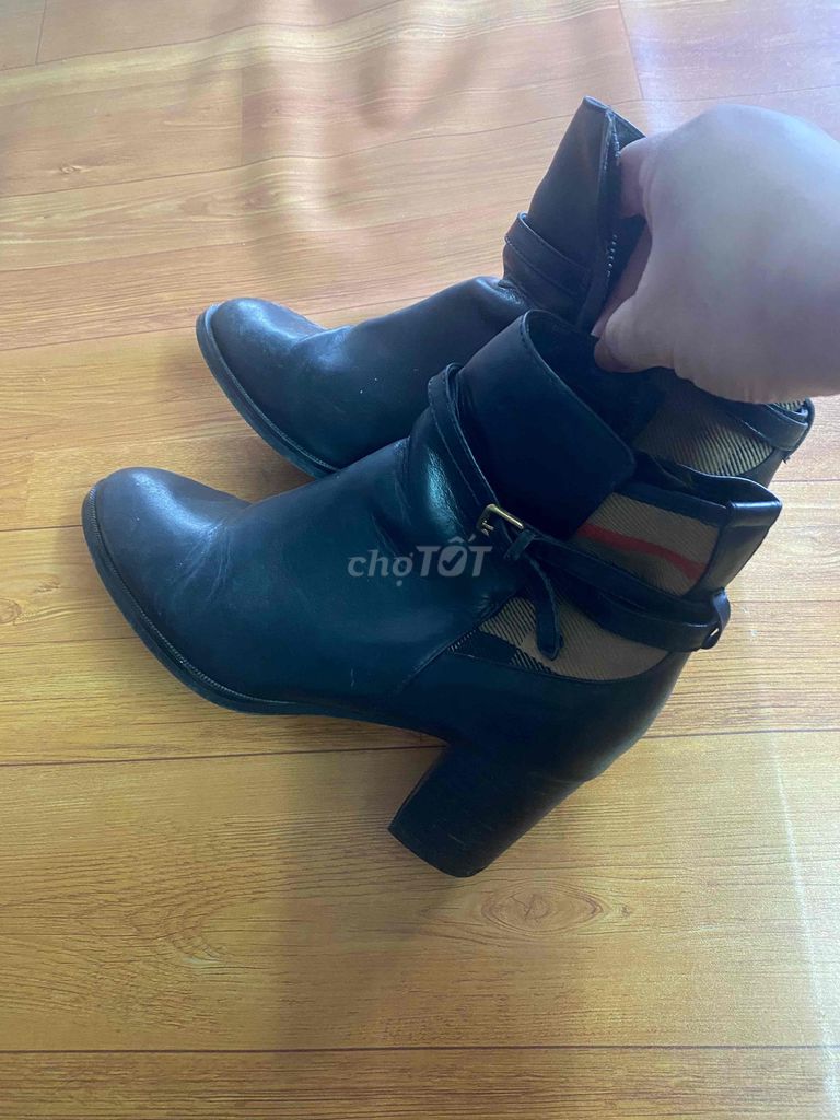 Giày bốt Burberry Nữ Da cao cấp Cổ thấp. Mua bán Giày dép tại Quận Hai Bà Trưng Hà Nội được đăng bởi hang hình 1