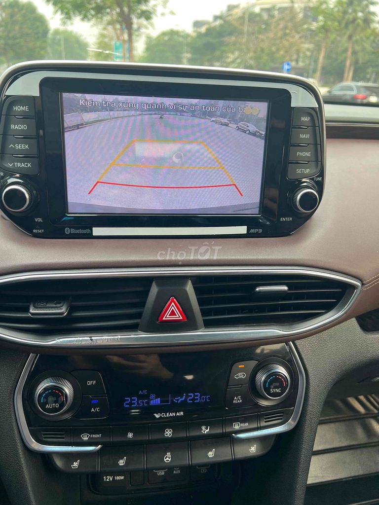 Hyundai Santa Fe Premium 2.2D Đen 82274 km. Mua bán Ô tô tại Quận Cầu Giấy Hà Nội được đăng bởi Cửa hàng Đại Tín Auto hình 7