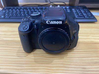 Canon 600d (body) + pin + sạc