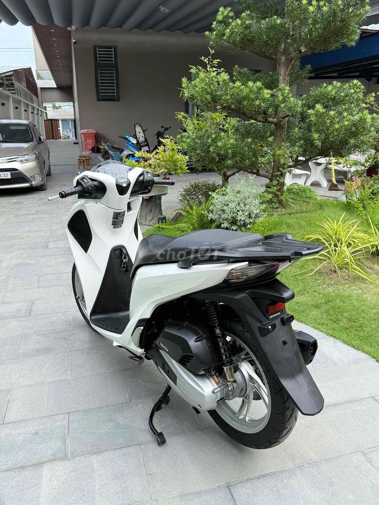 Honda SH150 CBS 2018 Trắng 4000 km. Mua bán Xe máy tại undefined undefined được đăng bởi Cửa Hàng Xe Máy Quang Sang hình 18