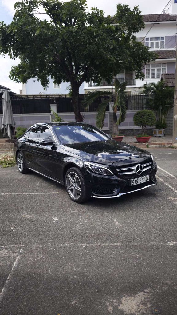Mercedes C300 AMG умер в 2016 году — сами владельцы выставлены на продажу