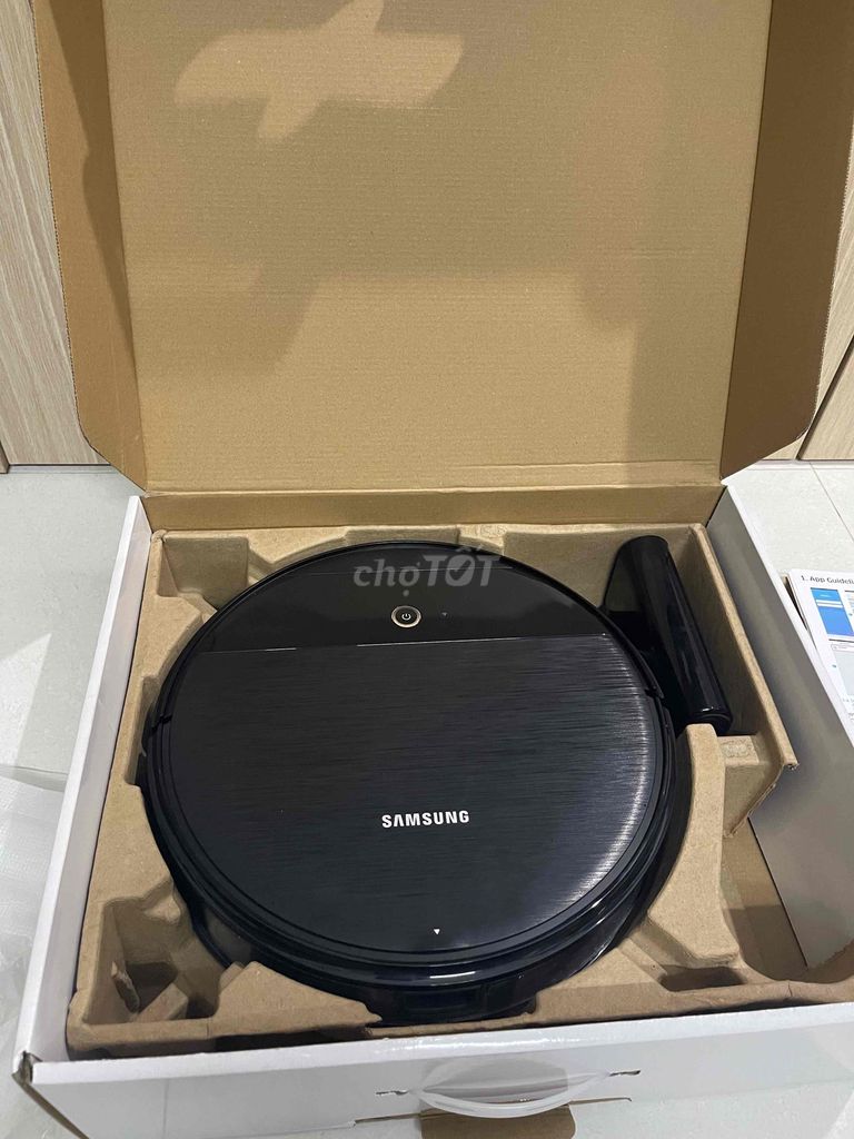 Robot hút bụi lau nhà Samsung VR05R5050WK/SV