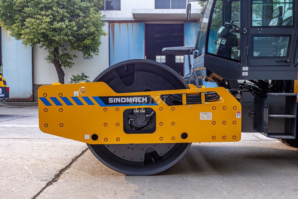 Máy lu 20T 2 CẦU  Sinomach GYS202J  NHẬP KHẨU. Mua bán Phương tiện khác tại Thành phố Thủ Dầu Một Bình Dương được đăng bởi NguyenTuan hình 1