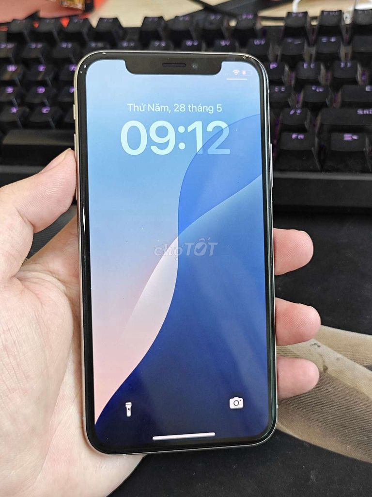 Apple iPhone XS 64GB Trắng Vỡ lưng. Mua bán Điện thoại tại Quận Nam Từ Liêm Hà Nội được đăng bởi trung hình 1