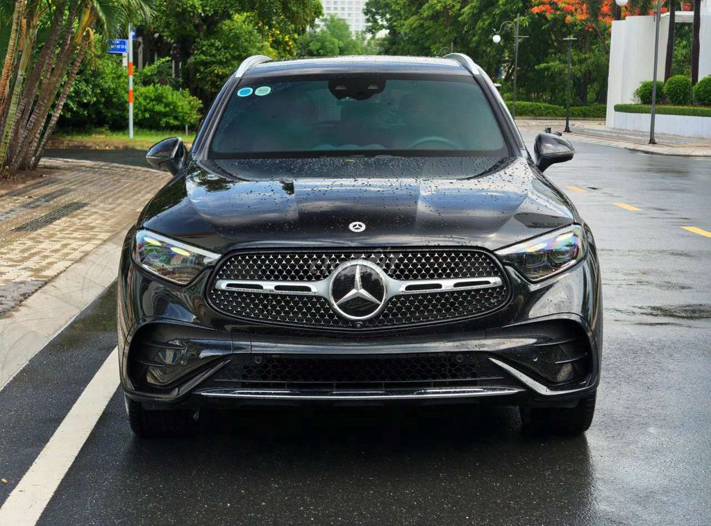 Mercedes-Benz GLC300 4Matic All New 2023 cực đẹp