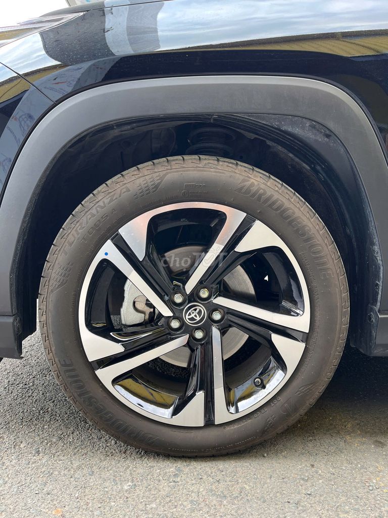 TOYOTA YARIS CROSS S 2024 XE GIA ĐÌNH LƯỚT VAY 75%. Mua bán Ô tô tại Quận Tân Phú Tp Hồ Chí Minh được đăng bởi Hiếu hình 20