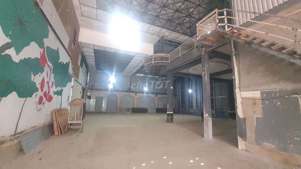 *** 1 kho Cho Thuê giá rẻ MT Đường Trần Trọng Cung Quận 7