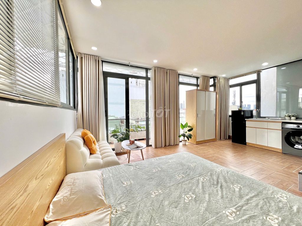 Phòng có sẵn máy giặt kèm view 360 độ sát Quận 4, Quận 1