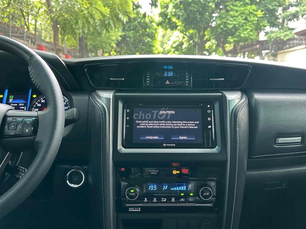 Toyota Fortuner 2.4AT 4x2 sx 2022 máy dầu. Mua bán Ô tô tại Quận Cầu Giấy Hà Nội được đăng bởi Cao Quý hình 16