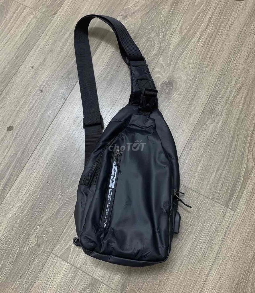 Túi đeo chéo Vải Đen Unisex. Mua bán Túi xách tại Quận Nam Từ Liêm Hà Nội được đăng bởi Công Thành Nguyễn hình 1