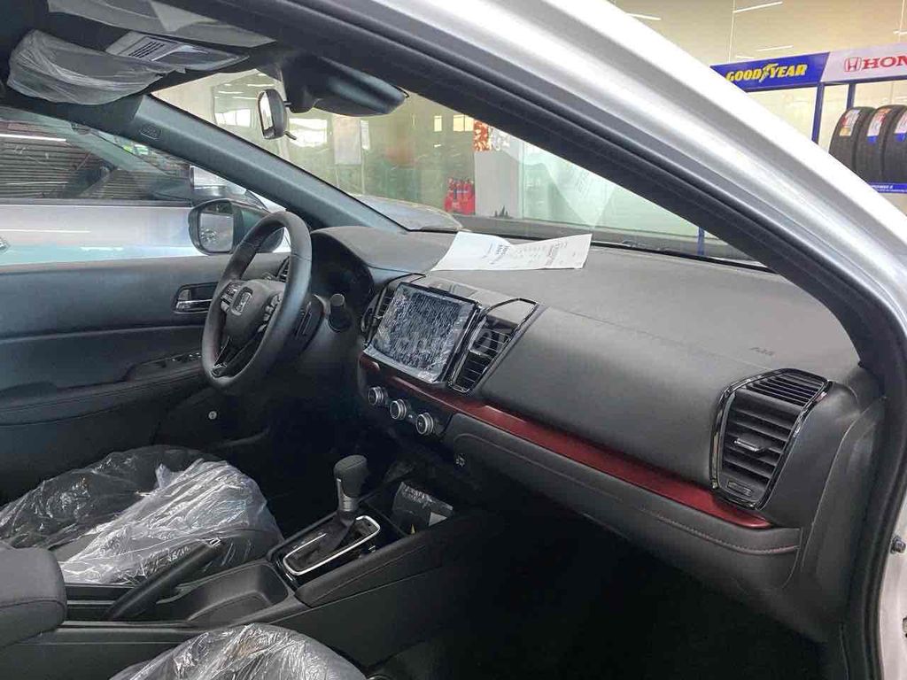 Honda City RS Trắng sẵn giao ngay giá tốt. Mua bán Ô tô tại Huyện Hoài Đức Hà Nội được đăng bởi Thành Long Honda Hà Nội hình 6