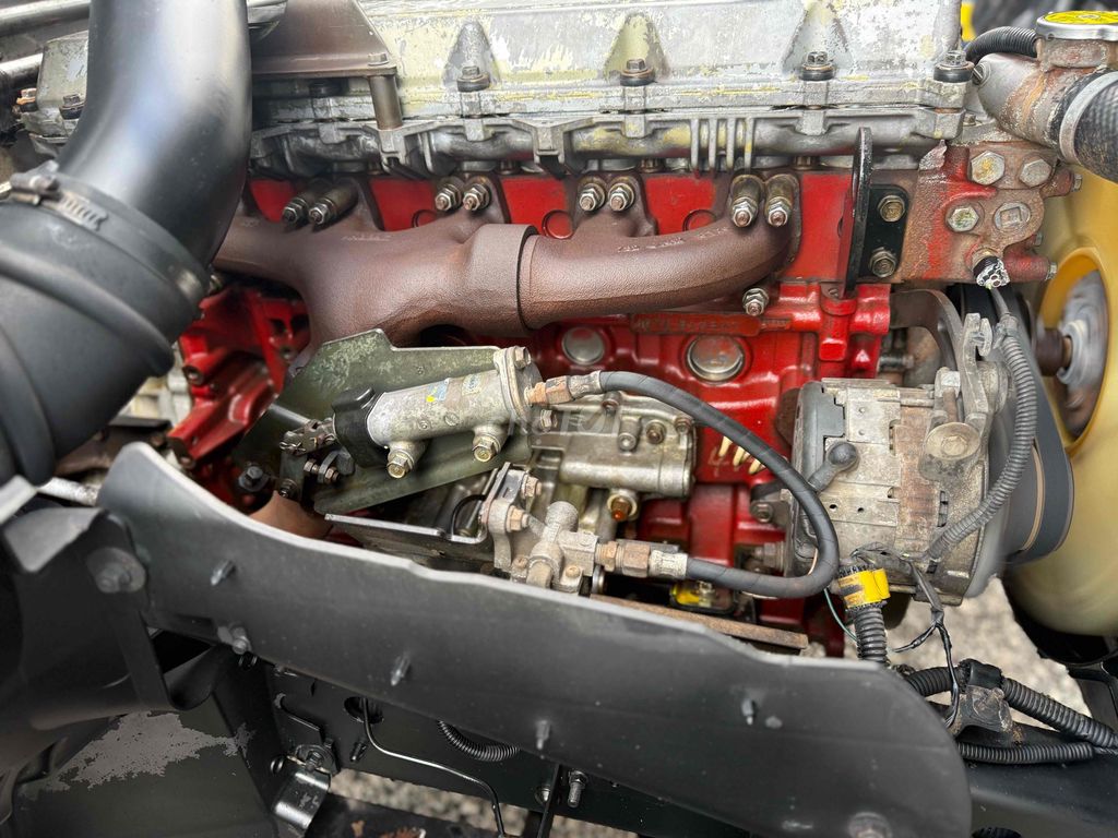 HINO 2005 . Tải 5.3T. Thùng Full inox kt 6.6x 2.15. Mua bán Xe tải, xe ben tại Huyện Bình Chánh Tp Hồ Chí Minh được đăng bởi Bãi Xe Ô tô Cường Phát hình 5