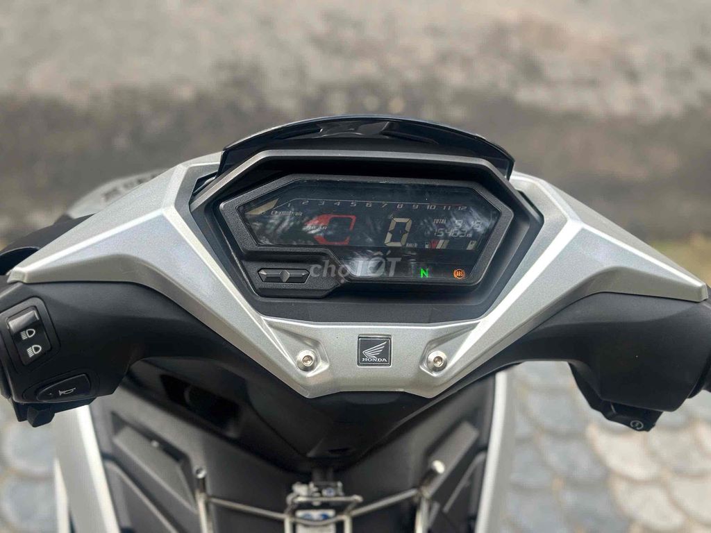 Bán Winner V2 đời 2022 thắng ABS. Mua bán Xe máy tại Quận 10 Tp Hồ Chí Minh được đăng bởi Võ Thị Cẩm Quyên hình 6