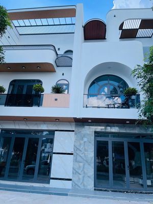 Nhà phố đường N2 KCN Cầu Tràm giá 3 tỷ 980 triệu, sổ hồng riêng
