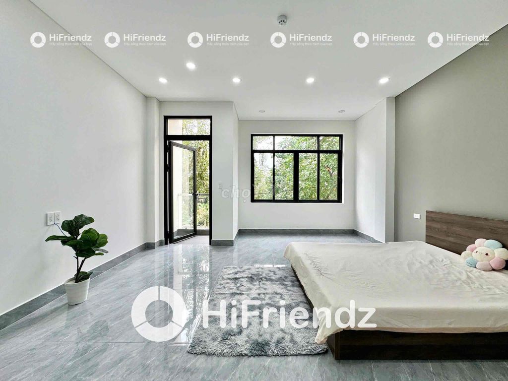 Siêu phẩm penthouse rộng rãi mới 100% full nội thất ban công ở Tên Lửa