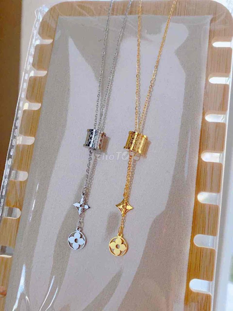 Dây chuyền Titan 18k Vàng Bạc Nữ. Mua bán Phụ kiện thời trang khác tại Quận Nam Từ Liêm Hà Nội được đăng bởi MinhMinh hình 1