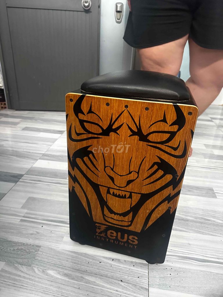 Trống Cajon Zeus Instrument Gỗ Vàng Đen. Mua bán Nhạc cụ tại Huyện Hóc Môn Tp Hồ Chí Minh được đăng bởi Đạt Hà Đạt hình 1