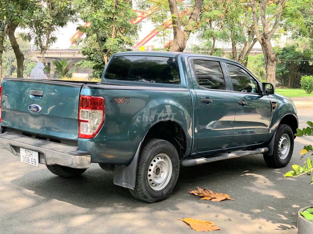 FORD RANGER SỐ SÀN 2 CẦU 4X4 CỰC KHỎE. Mua bán Ô tô tại Quận 7 Tp Hồ Chí Minh được đăng bởi Tuấn  hình 12