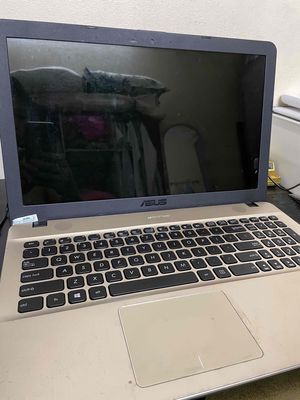 Laptop i7-7200, pin 2-3h, ssd 256gb