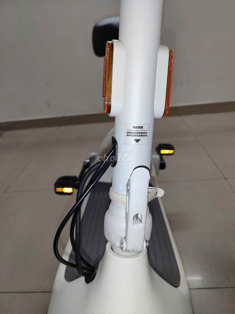 Xe điện gấp gọn OKAI EA10 màu trắng. Mua bán Xe điện tại Quận 5 Tp Hồ Chí Minh được đăng bởi Bảo Huỳnh Vĩnh hình 17