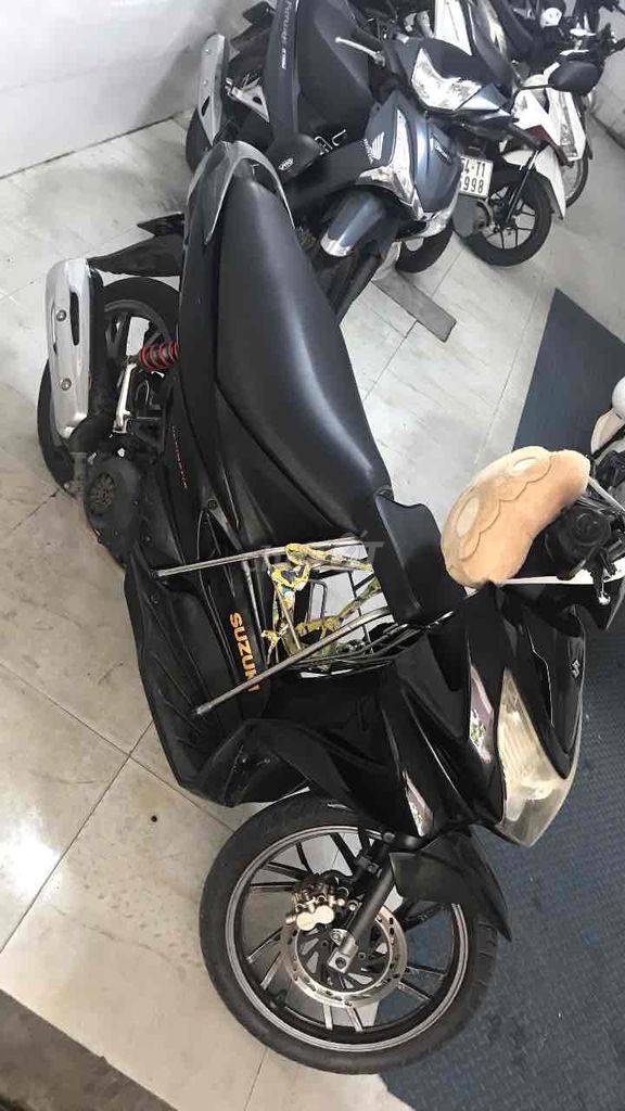 Suzuki màu Đen. Mua bán Xe máy tại Quận 8 Tp Hồ Chí Minh được đăng bởi Anh đào hình 3