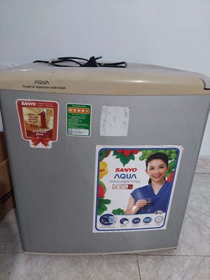 Tủ lạnh mini Aqua Sanyo 50lit