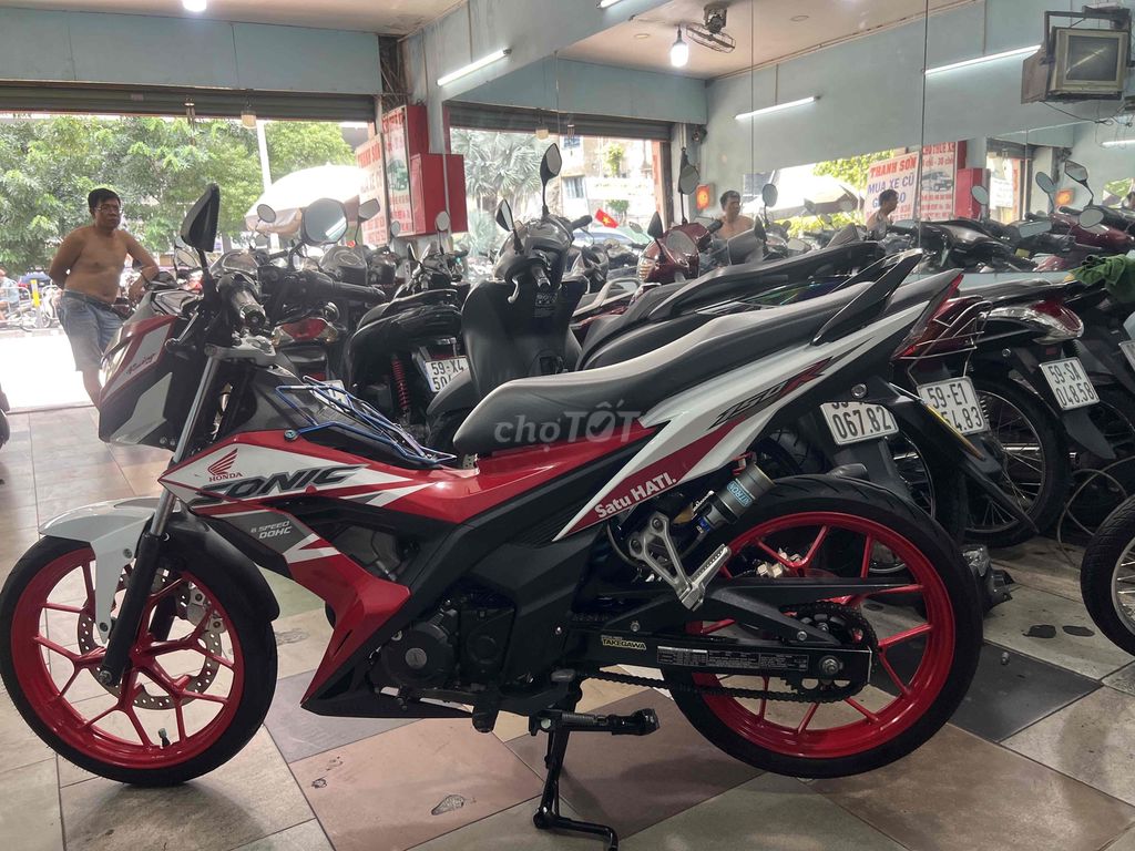 mới về SONIC (trắng đỏ) xe mới tin nhe ac oi. Mua bán Xe máy tại Quận Phú Nhuận Tp Hồ Chí Minh được đăng bởi CuBi Thanh Sơn hình 4
