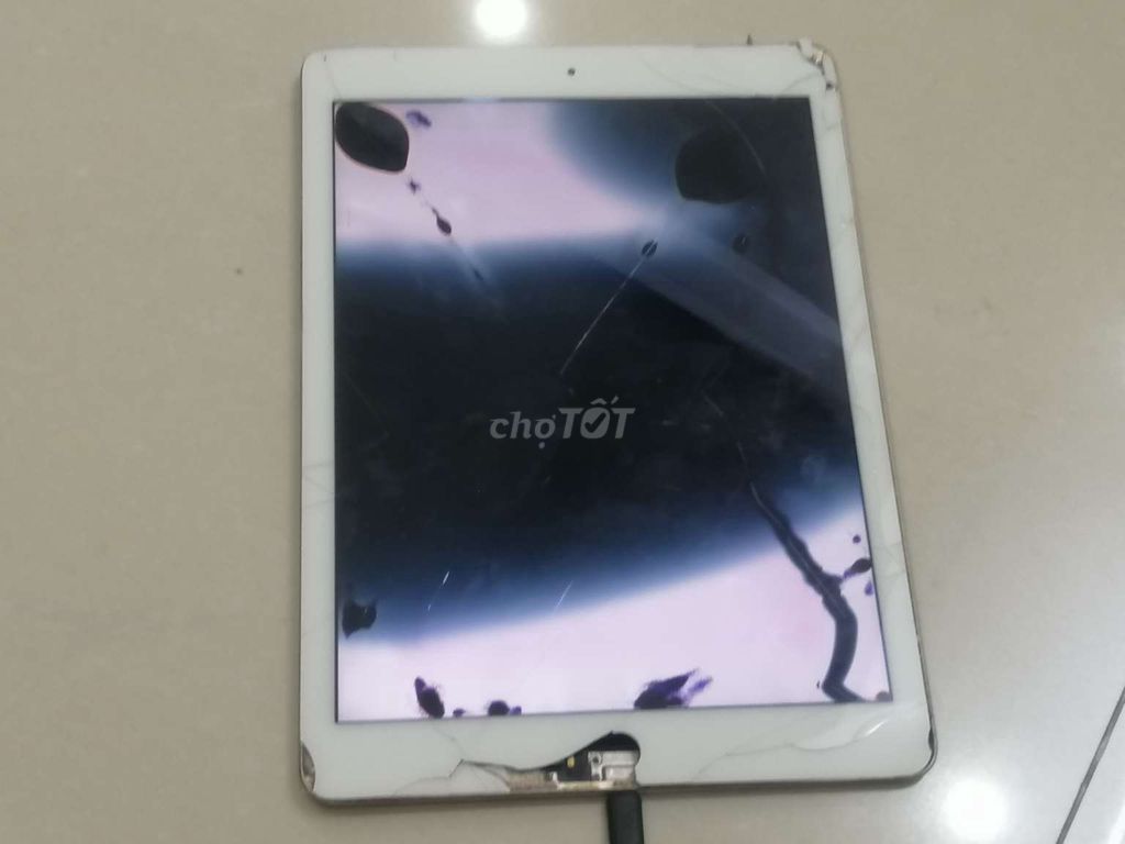 Apple iPad Pro 9.7 inch Vàng Hư hỏng. Mua bán Máy tính bảng tại Thành phố Thủ Đức Tp Hồ Chí Minh được đăng bởi Bao Anh Deco hình 1